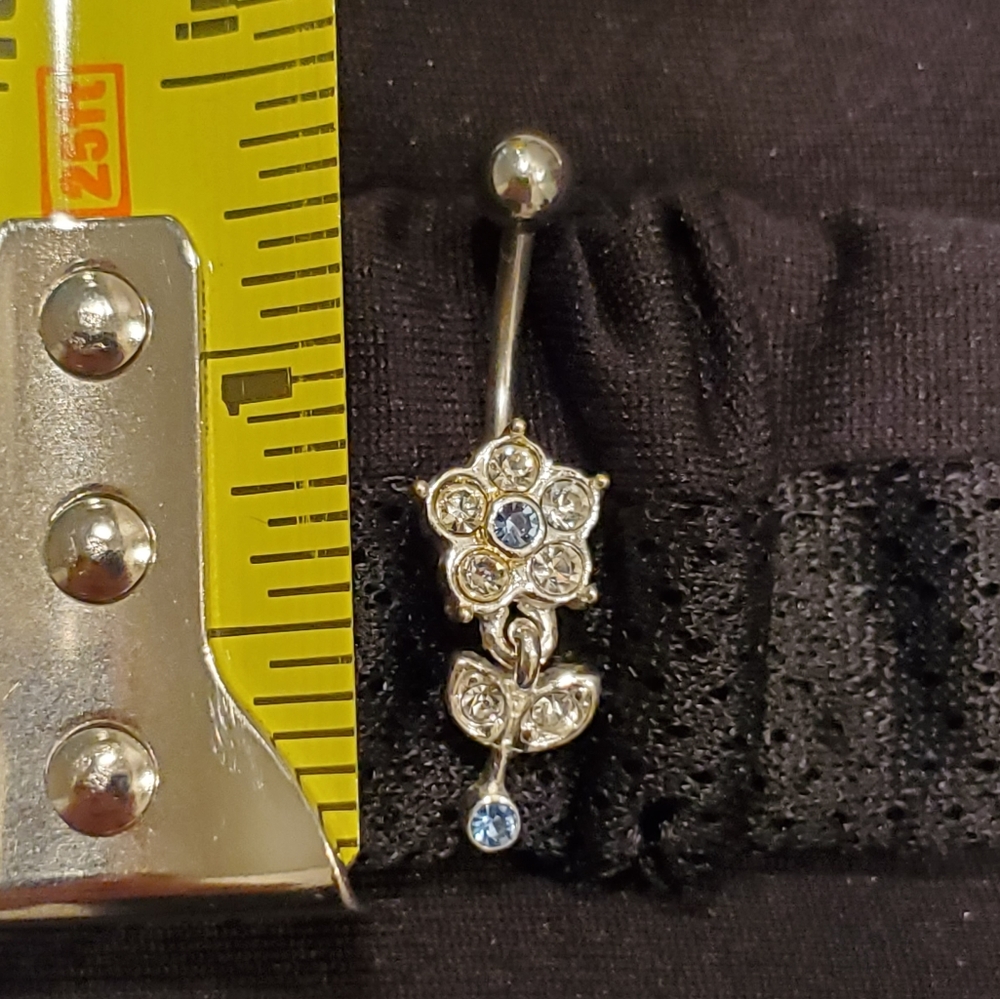 Belly/Naval Ring Flower w Blue Center Jewel